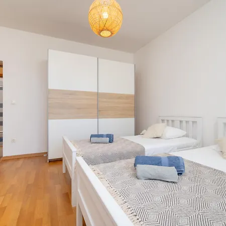 Mirjam Apartman